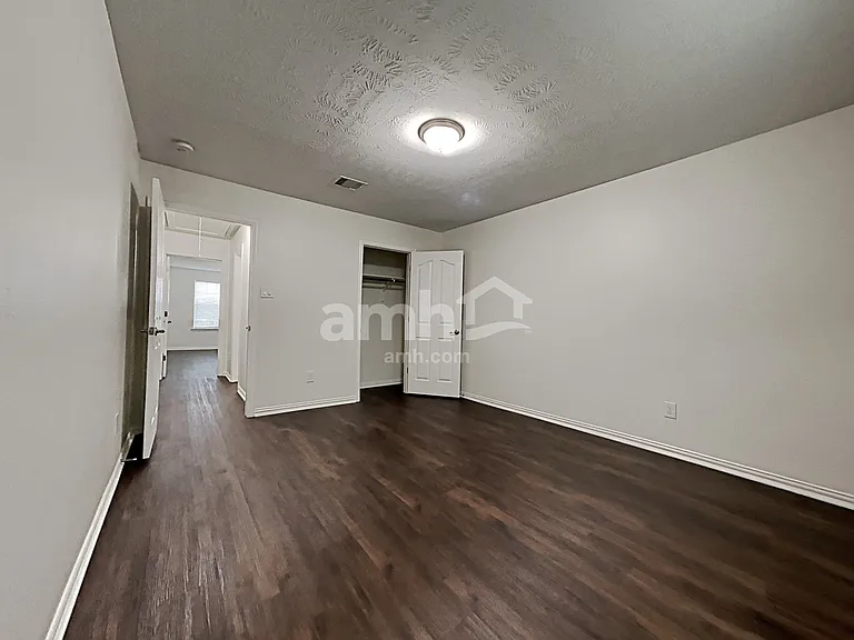2213 Oak Circle Dr N — Photo 21