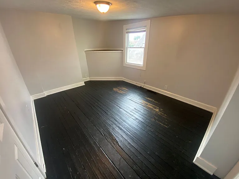 2209 Victor St — Photo 6