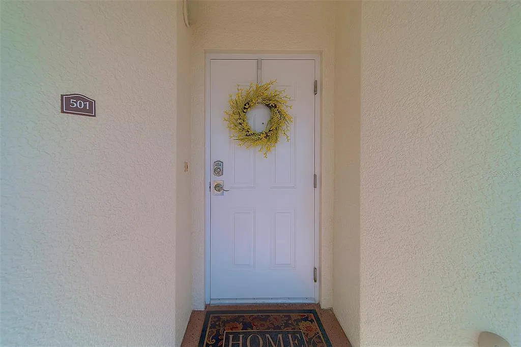 3 bed, 3.0 bath, 1995 sqft, $4,995 — Photo 3