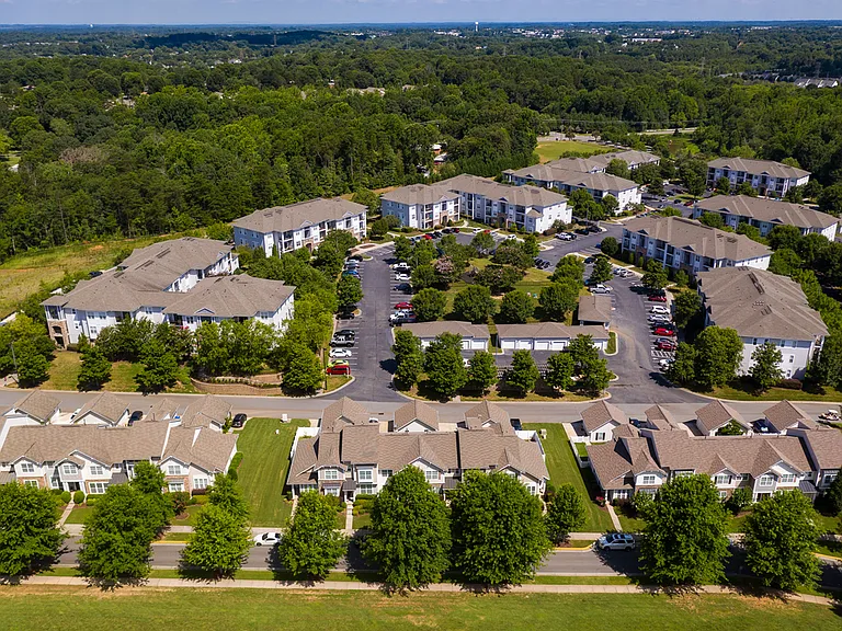 Avana Lake Norman — Photo 33