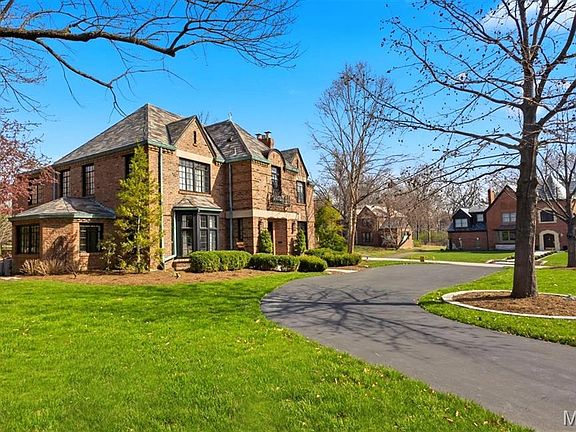 3rd image of 62 Lake Forest Dr