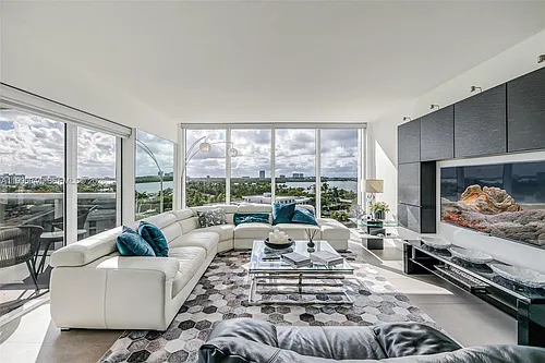 10275 Collins Ave #722 Photo 1