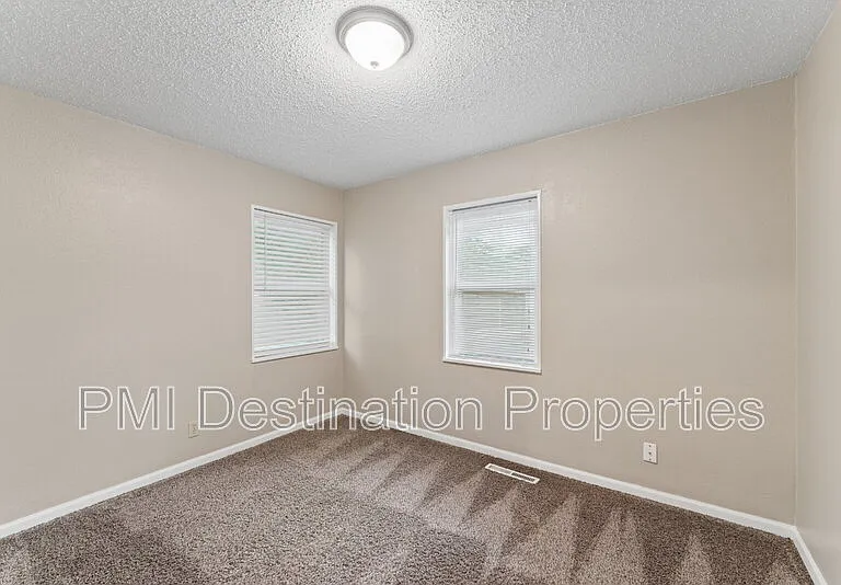5431 N Indiana Ave — Photo 21