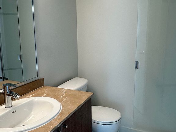 5th image of 610 Granville St #1110