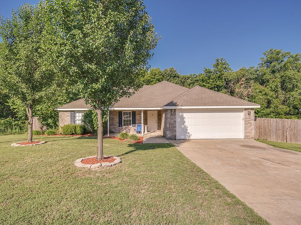 1st image of 7 Hebrides Ln