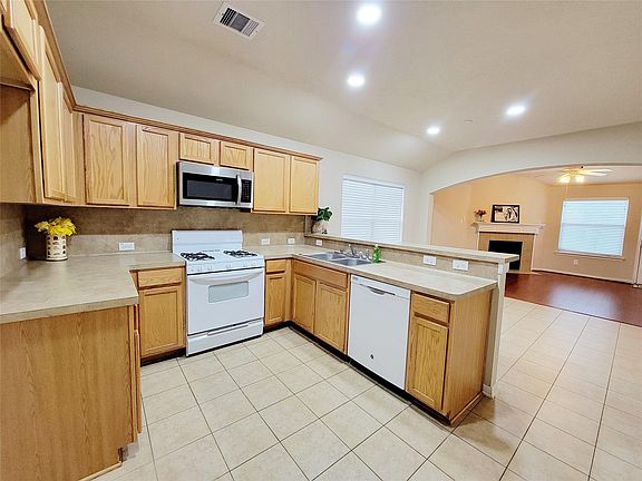 3rd image of 7422 Legacy Pines Dr