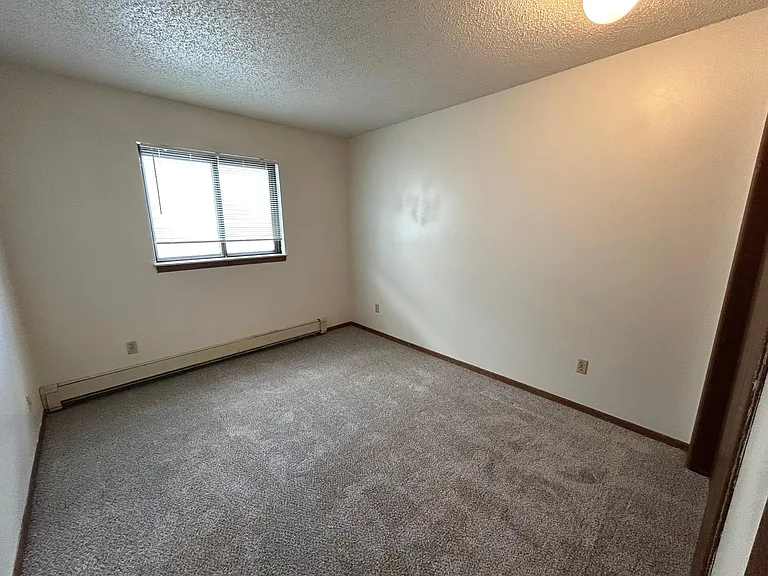 430 S Van Buren St — Photo 9