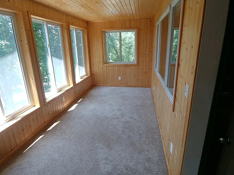 144 Acorn Dr — Photo 8