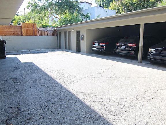 4th image of 6345 Primrose Ave #10