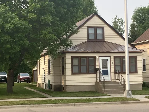 10 4th St NE, East Grand Forks, MN 56721
