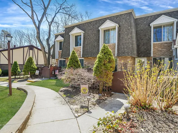 175 Cambridge Drive, Port Jefferson Station, NY 11776