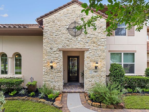 3rd image of 39 Pondera Point Dr