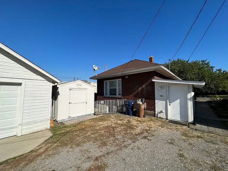 1423 N Howard St — Photo 18