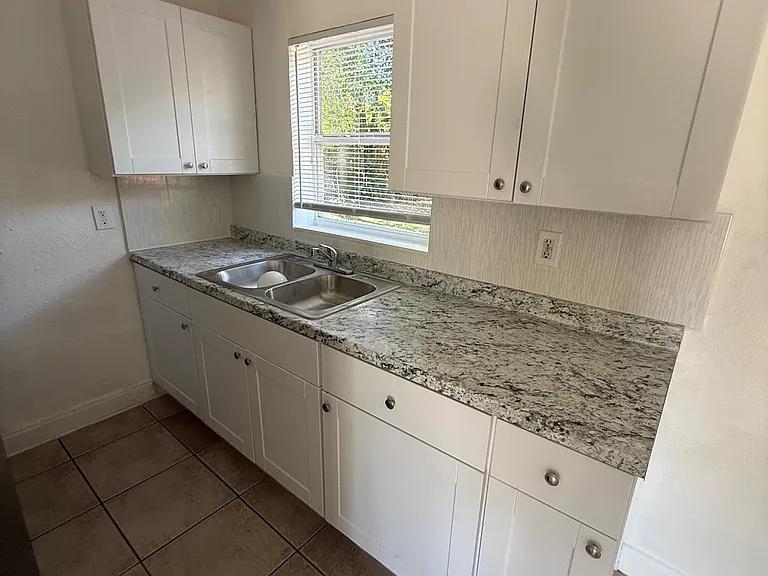 2836 W Concord St — Photo 4