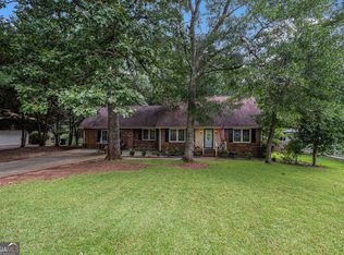 2203 Honeybee Creek Dr, Griffin, GA 30224
