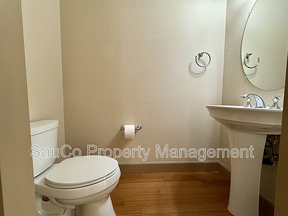 5th image of 2061 NE 49th Way