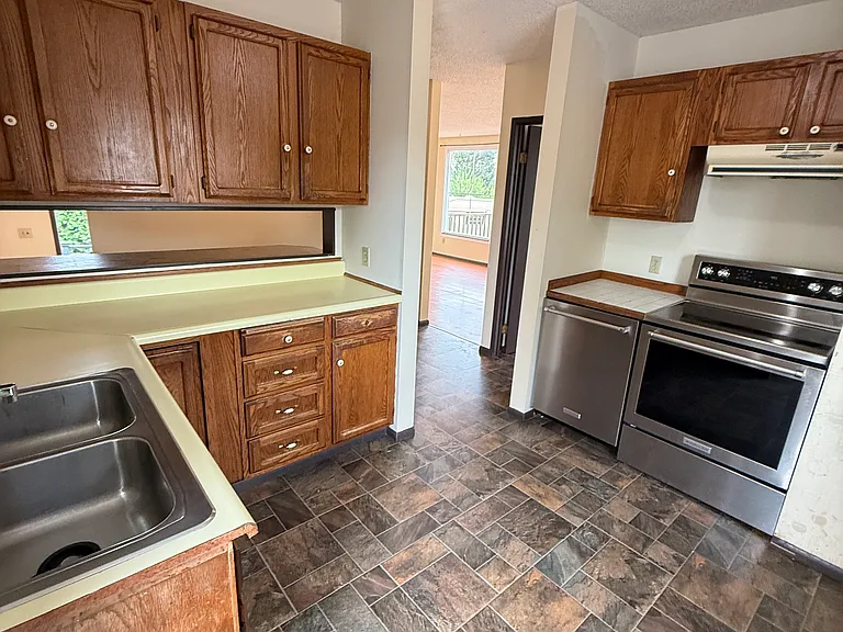 500 Rock Island Rd — Photo 32