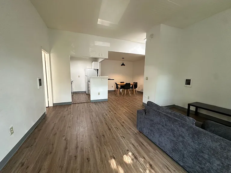 University Park Apartments near Cornell University — Photo 376