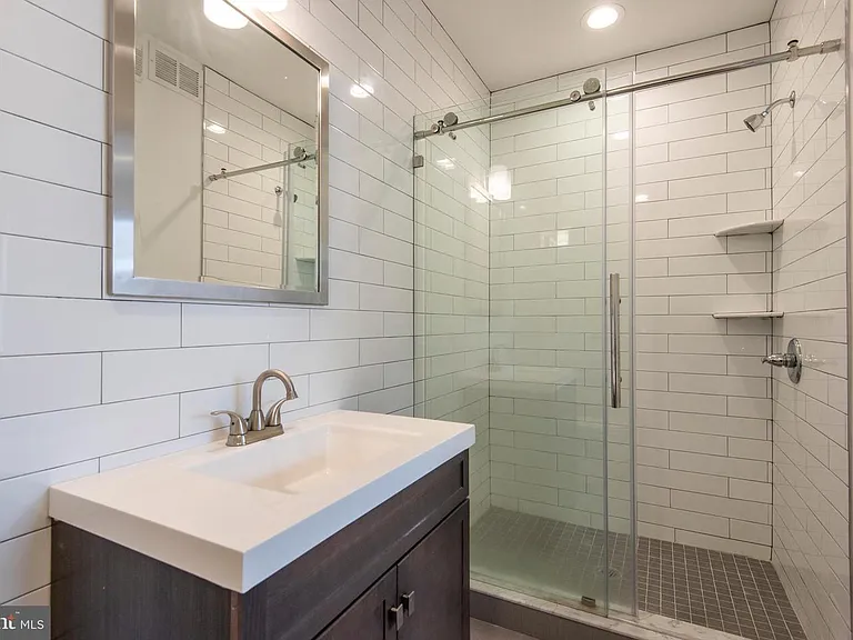 1327 N Franklin St #1 — Photo 20