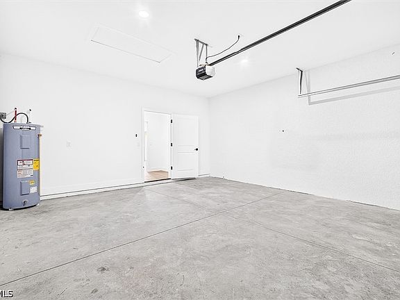 5th image of 723 Bering Ave S