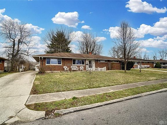 3rd image of 44 Pollyanna Ave