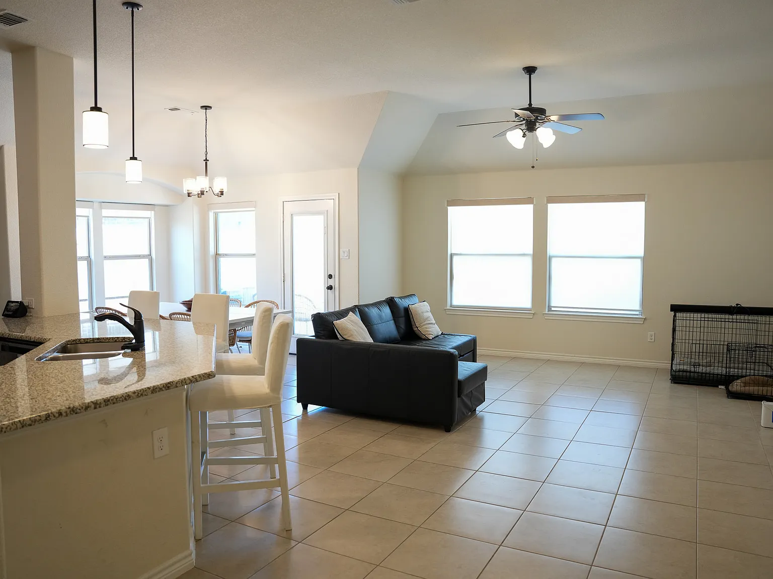 3 bed, 1739 sqft, $2,200 — Photo 4