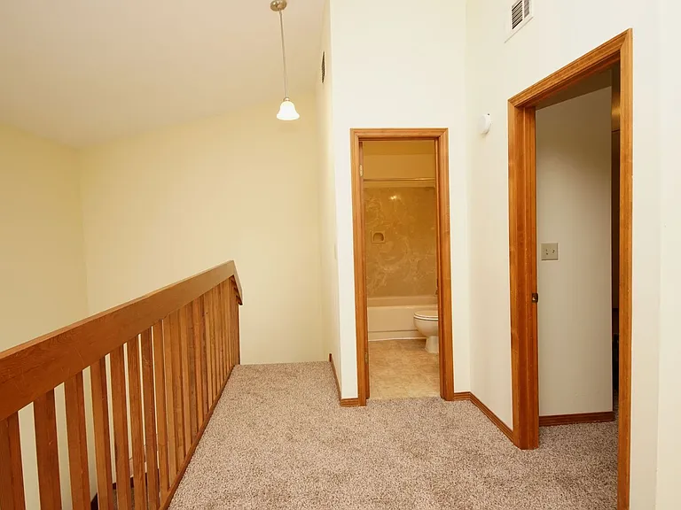 561 Bayshore Dr — Photo 20