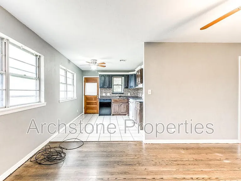 608 Holoway Dr — Photo 11