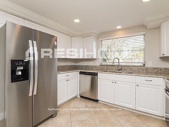 5th image of 9205 Suffolk Ln