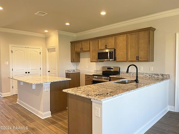 3rd image of 106 Wild Cherry Ln