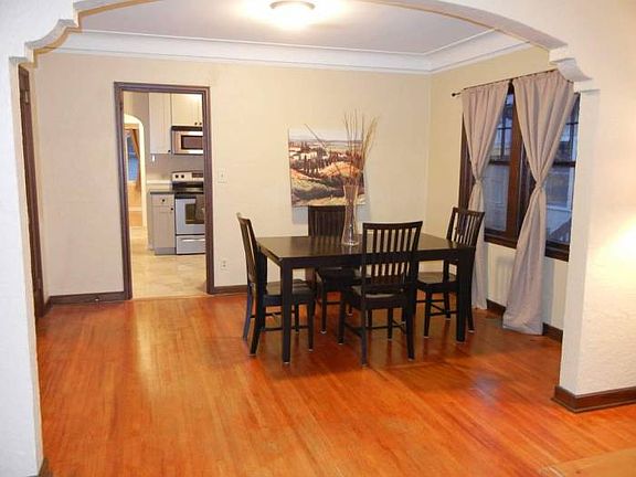 4th image of 1015 26th Ave SE #1