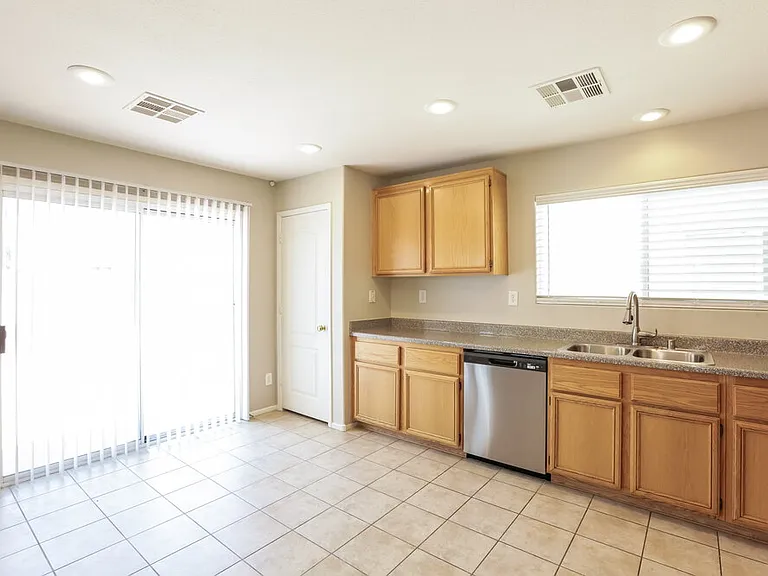 8621 Palomino Ranch St — Photo 6