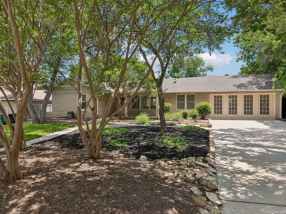 2nd image of 438 Oakleaf Drive