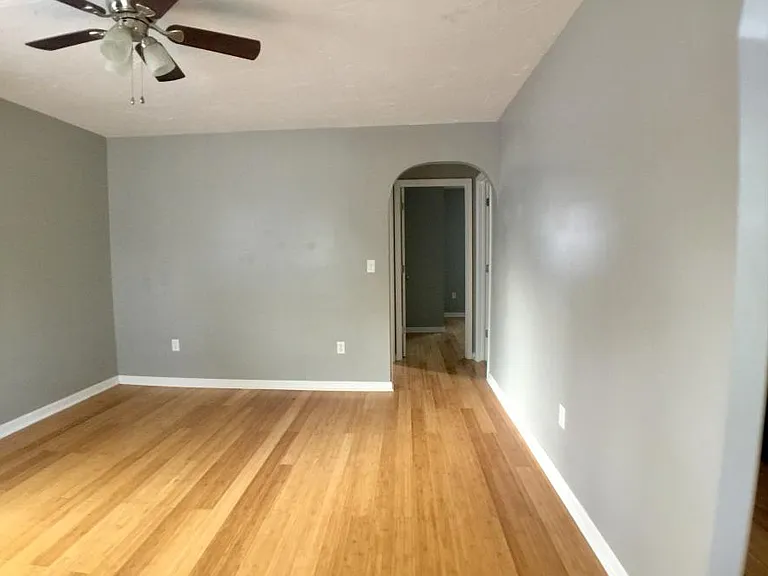 411 S Hill Ave #B — Photo 8