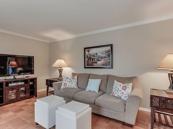 4th image of 10111 Eastlake Dr