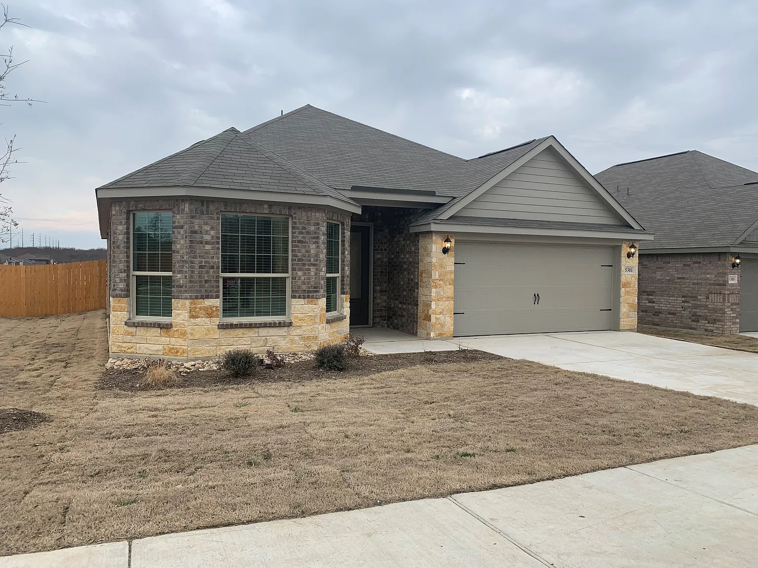 3 bed, 1946 sqft, $2,300 — Photo 1