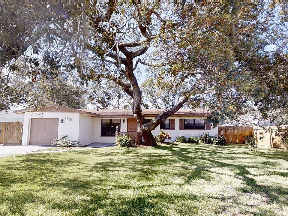 1st image of 1580 Parkway Dr