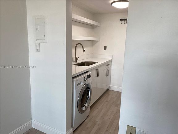 5th image of 921 Jefferson Ave #2