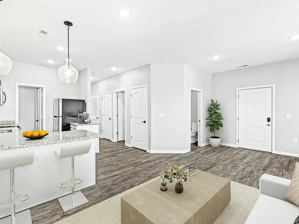 240 N 10th St #250, Noblesville, IN 46060