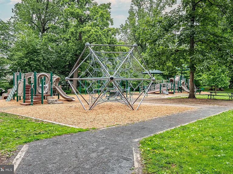 150 S Virginia Ave #34 — Photo 54