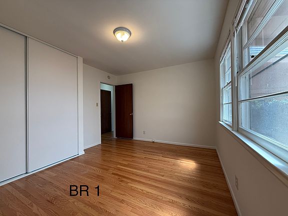 3rd image of 2483 Florencita Ave