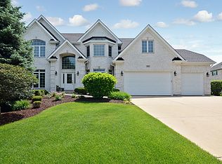 6421 Garfield Ave, Willowbrook, IL 60527