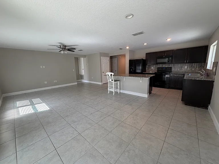 2835 Mosshire Cir — Photo 3
