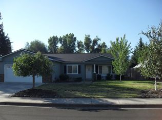 745 Queens Dr, Medford, OR 97501