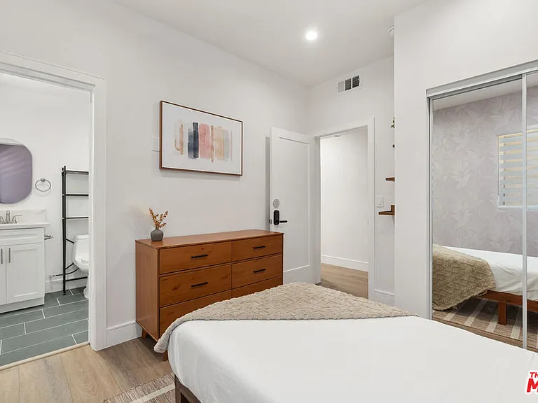 1341 N Mariposa Ave — Photo 15