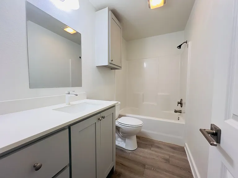 5726 Lehigh St — Photo 13