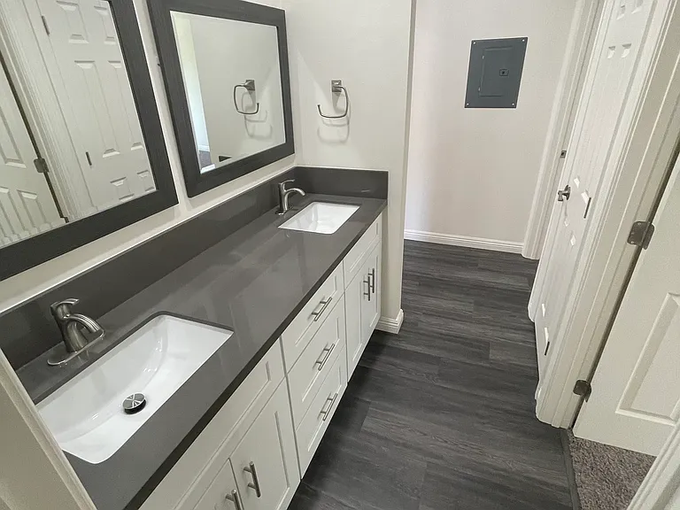 122 S Ohio St #208 — Photo 12