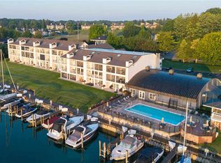 206 Ferry Ave APT 44, Charlevoix, MI