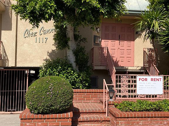 2nd image of 1117 6th St APT 309