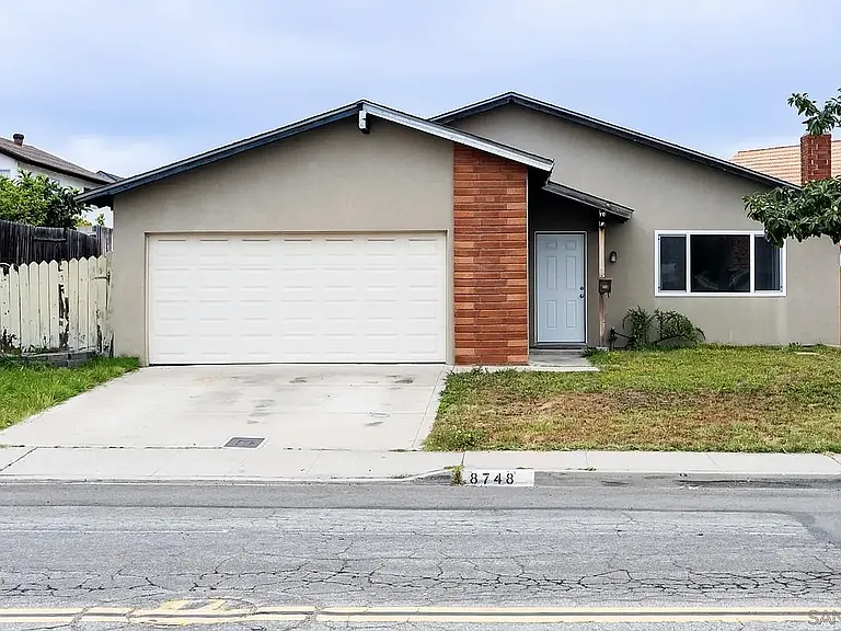 8748 Aquarius Dr — Photo 1